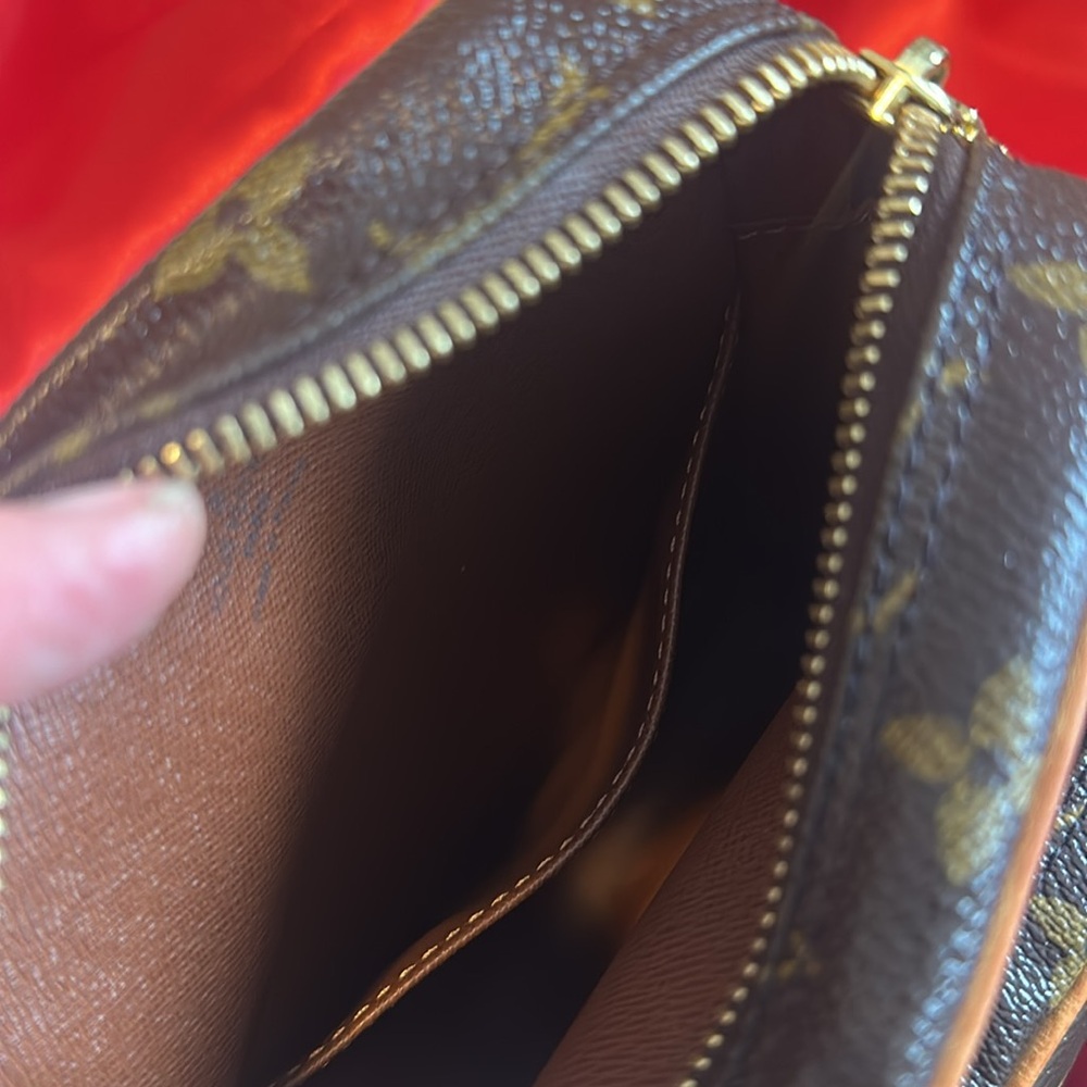 Louis Vuitton Vintage Amazon Crossbody. EVC plus LV dust bag FLASH SALE - Picture 8 of 16
